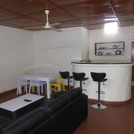 Bien Etre Villa Ouagadougou Bagian luar foto