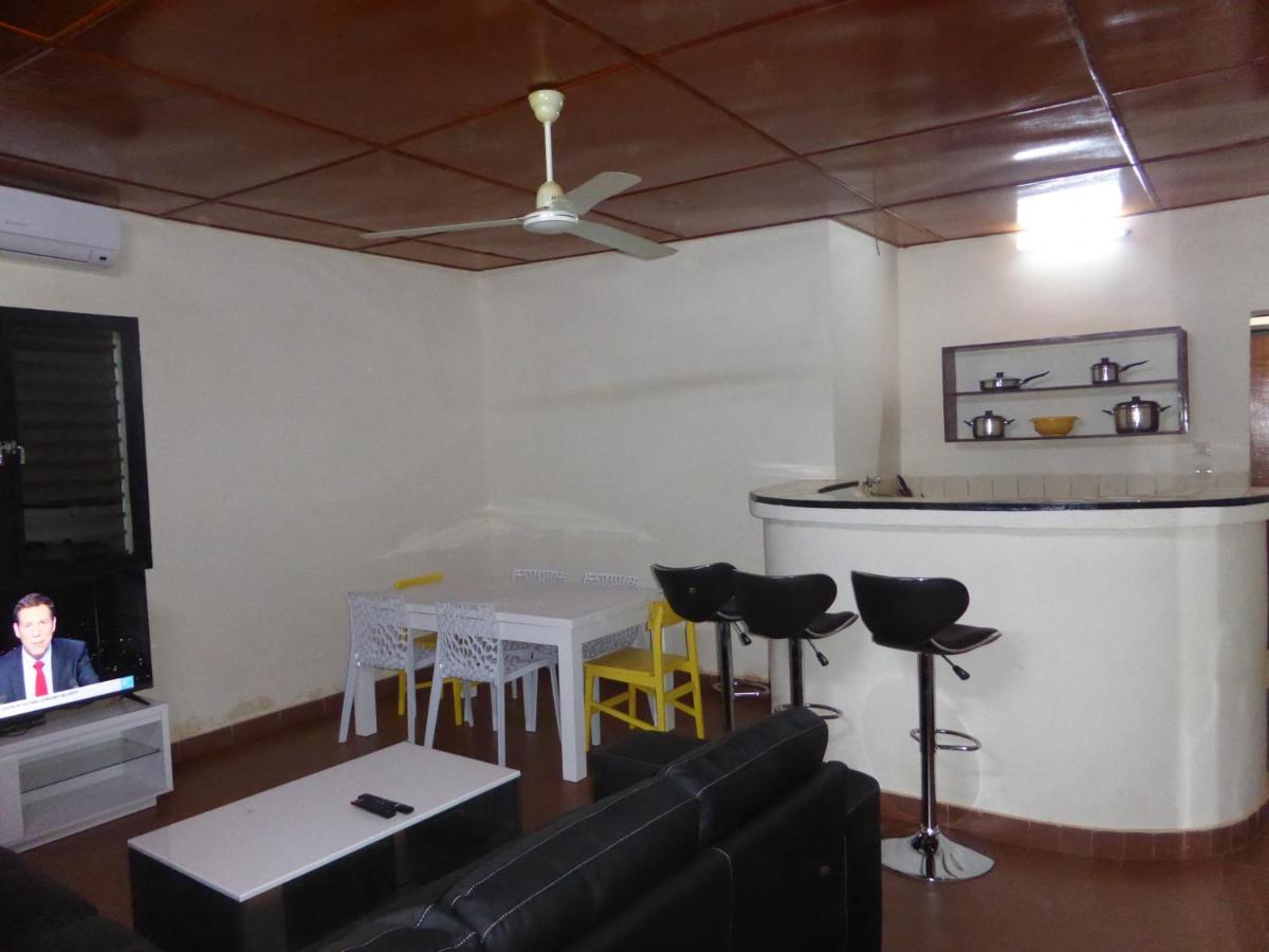 Bien Etre Villa Ouagadougou Bagian luar foto