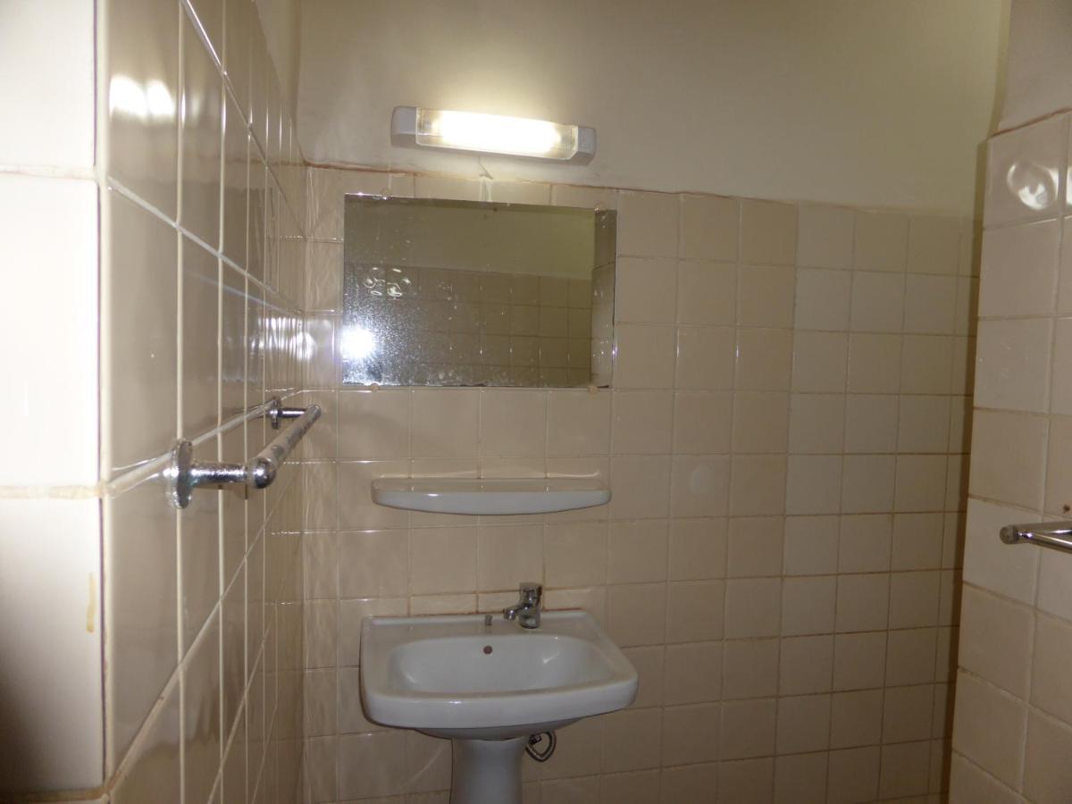 Bien Etre Villa Ouagadougou Bagian luar foto